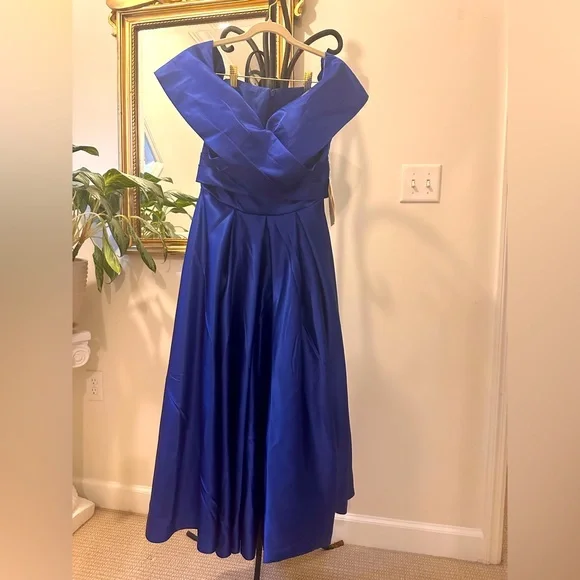 A-line Elegant Off-Shoulder Blue Gown - Picture 2 of 15